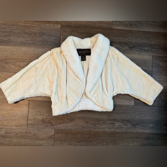 Louis Vuitton 100% Weasel Fur Cropped Jacket – Ivory – FR 38 (US 6) - Picture 16 of 16